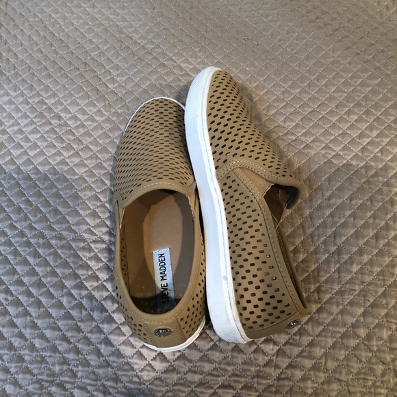 Steve Madden sneakers - Picture 1 of 3
